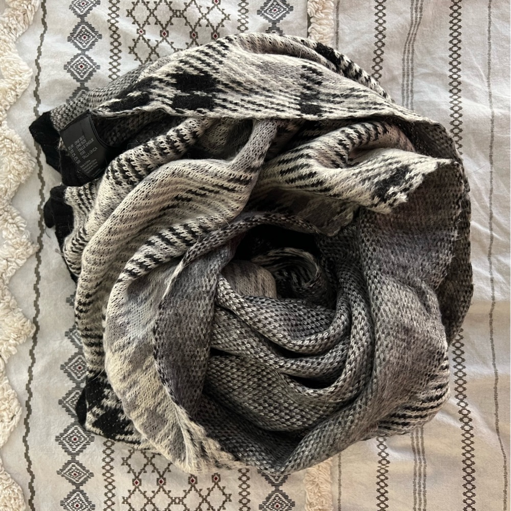 BOGO Free❣️ Houndstooth Plaid Print Scarf